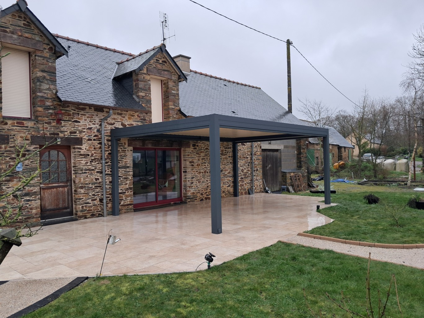 Pergola bioclimatique sur la commune de Grand-Fougeray