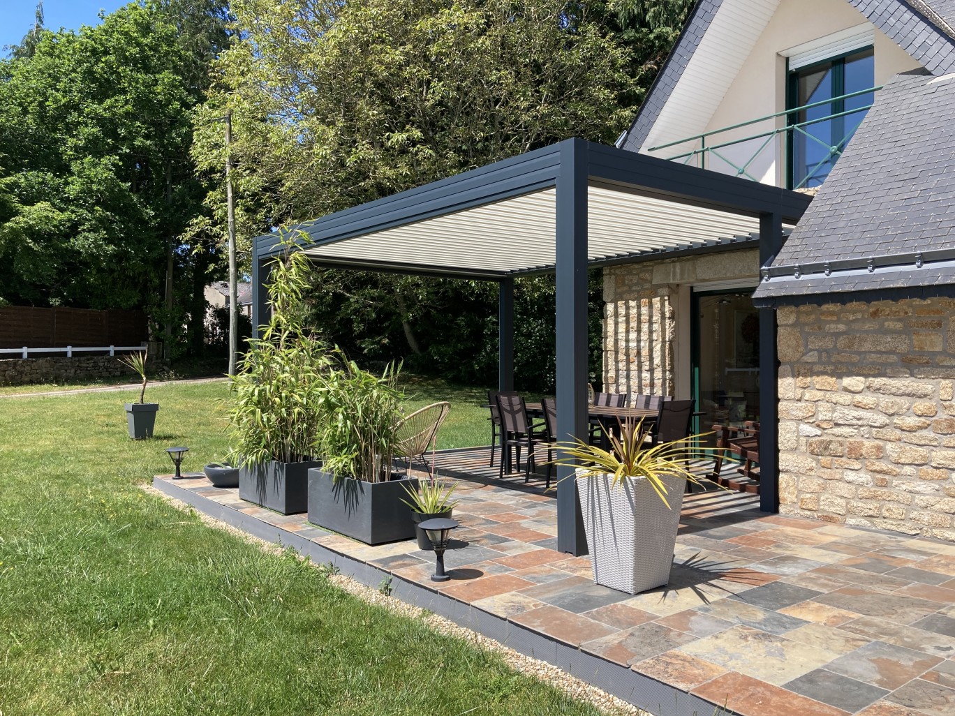 Pergola en aluminium à Plumergat