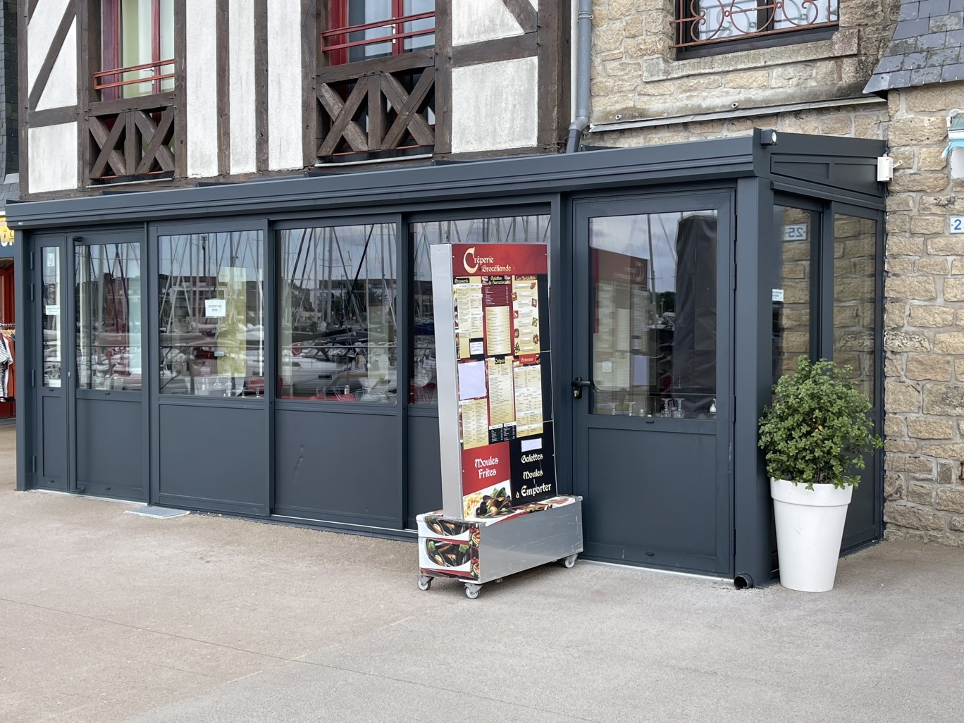 Véranda pour la crêperie de Brocéliande à Arzon
