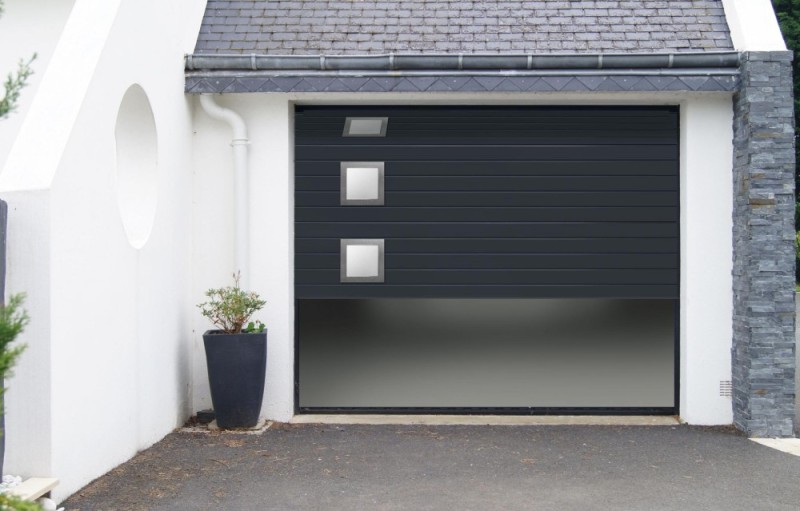 /thumbs/800×800/produits/1716387756_porte-de-garage-detail-hublot-alunox-ambiance.jpg
